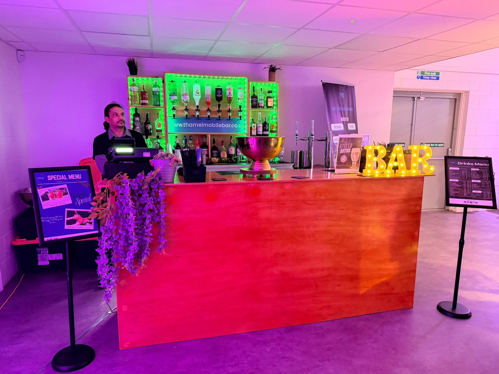 Thamel Mobile Bar at a live indoor event